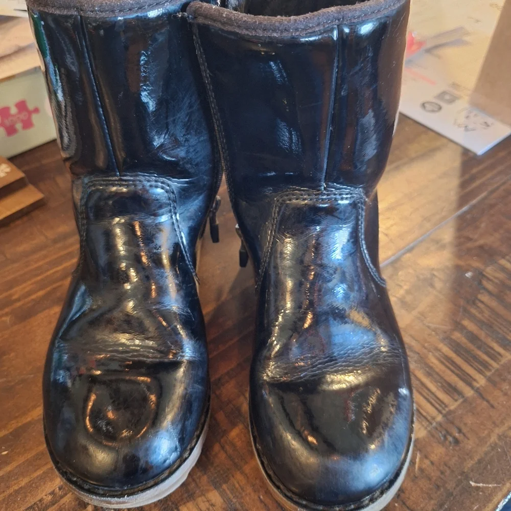 Ugg kids 12 black patent leather - Picture 4 of 6
